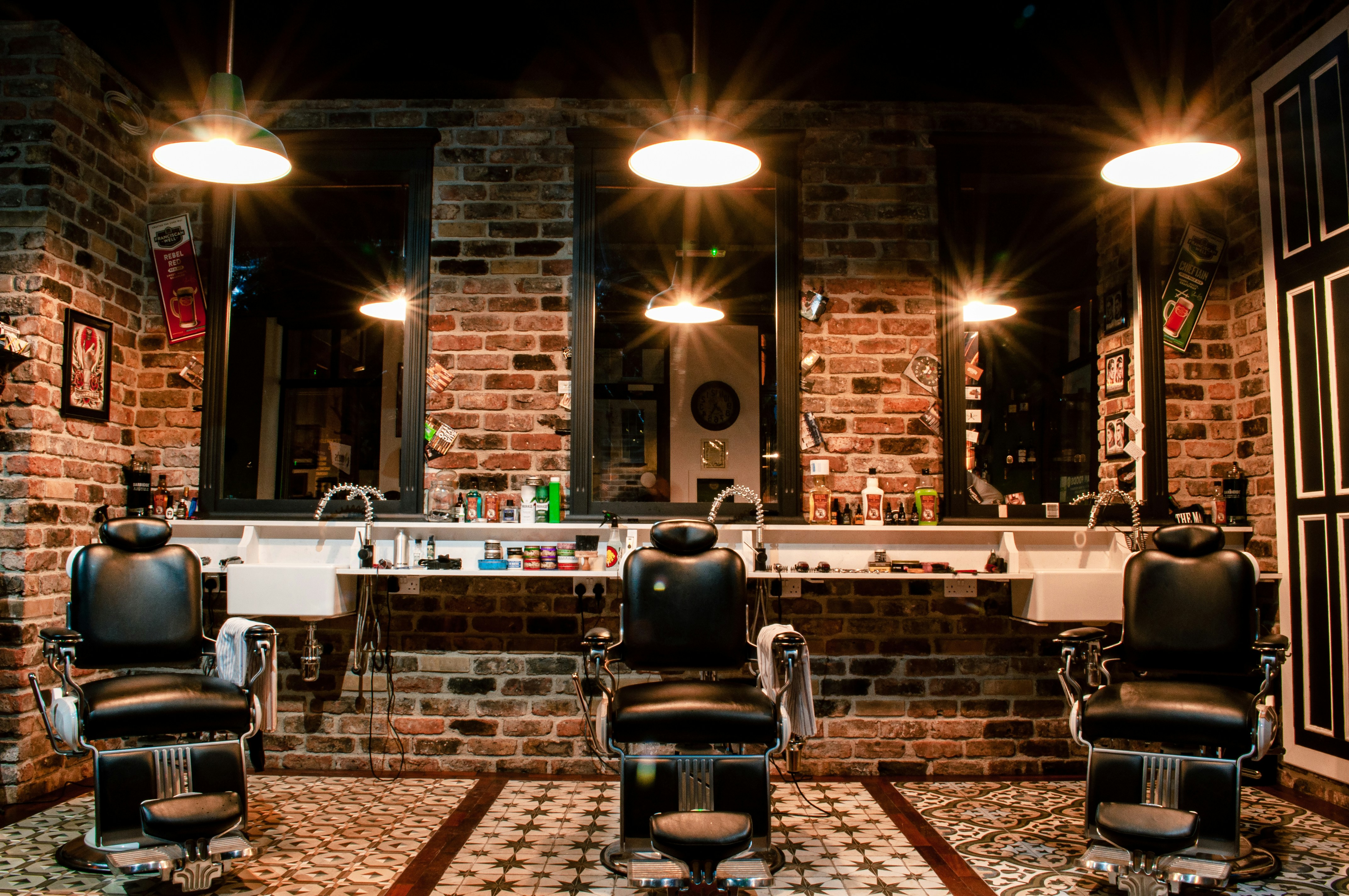 Η ομάδα Falefi Barbershop